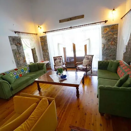 Yaba 3 Villa